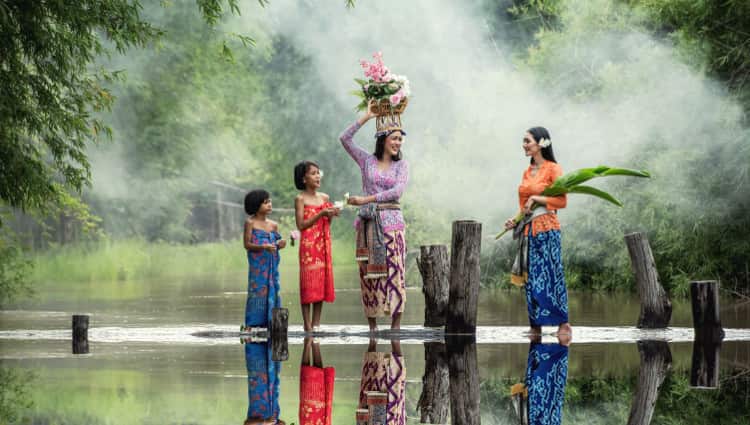Jelaskan penyebab keberagaman suku bangsa dan budaya di Indonesia
