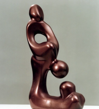 Patung bercorak abstrak biasanya dibuat dengan menggunakan teknik